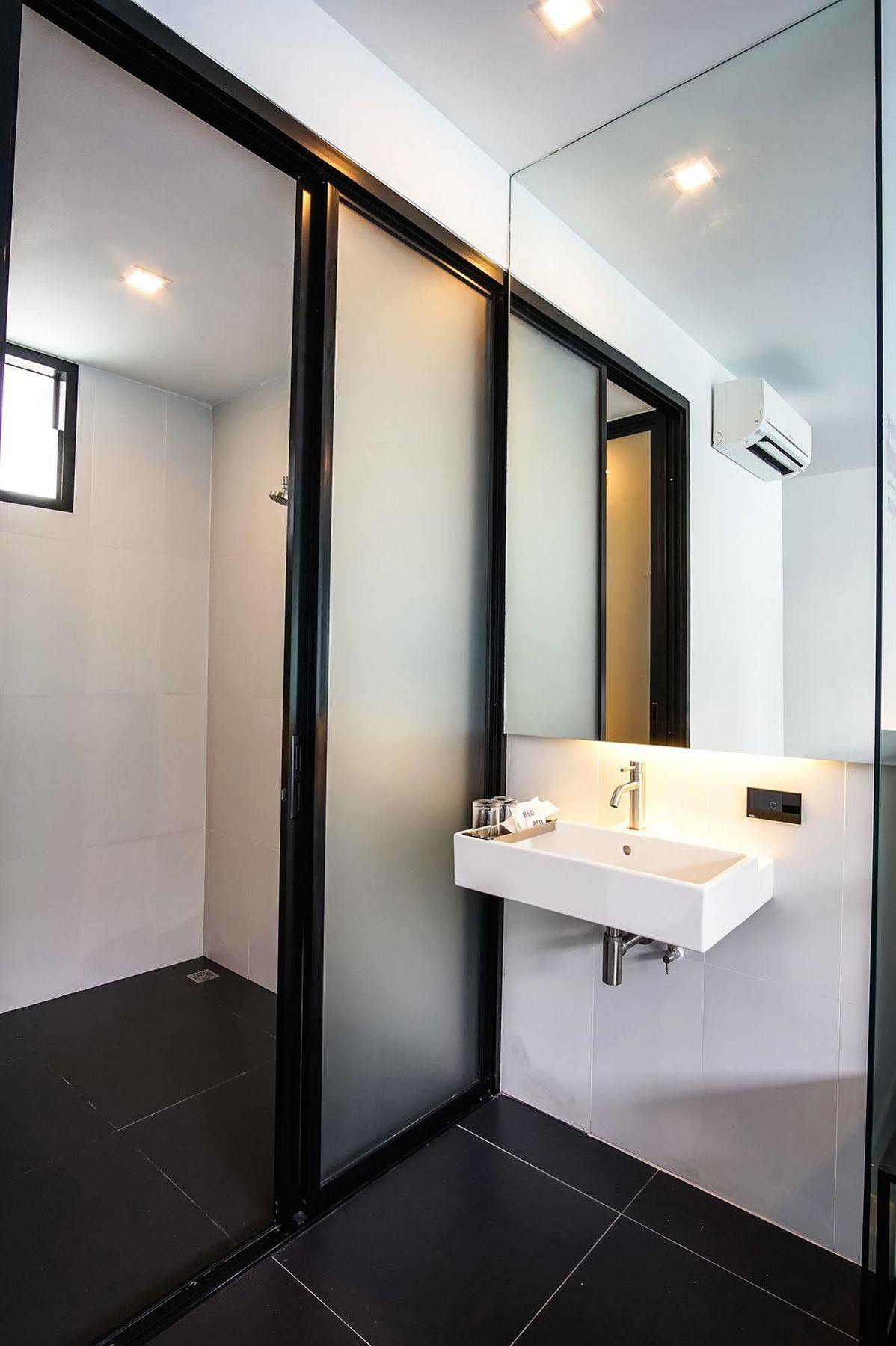 מלון Bed Chiangmai Gate- Adults Only