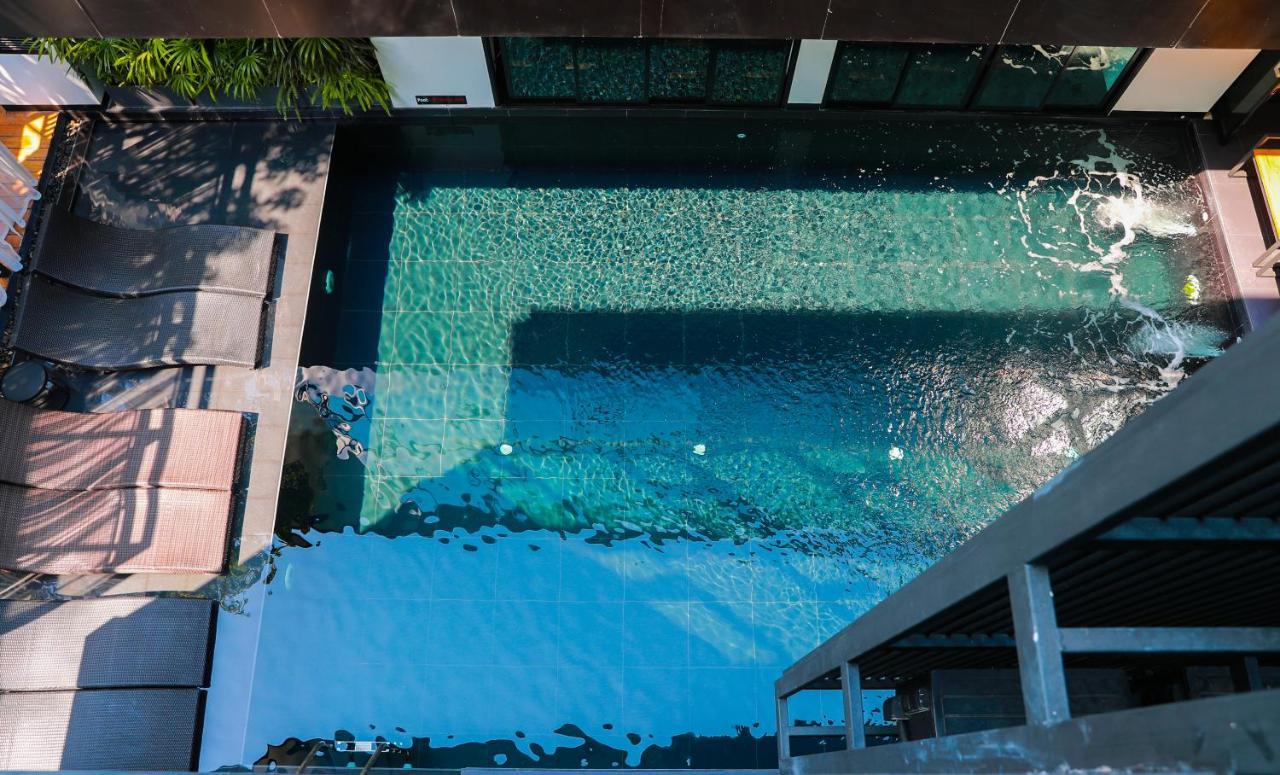 Bed Chiangmai Gate- Adults Only מלון